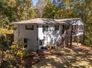 5670 Lakeview Ct, Gainesville, GA 30506