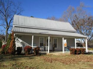 111 Vinson St, Gleason, TN 38229
