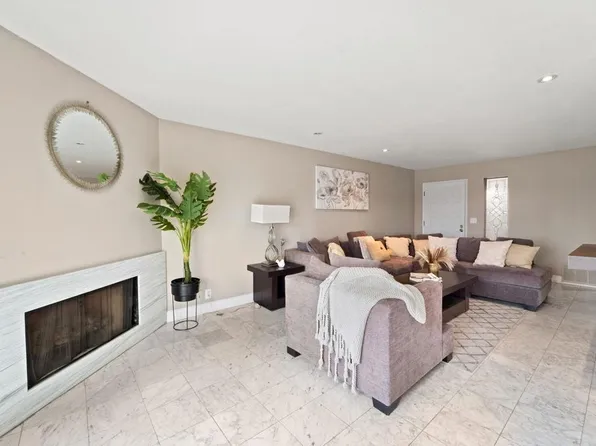 6967 Camino Degrazia, San Diego, CA 92111