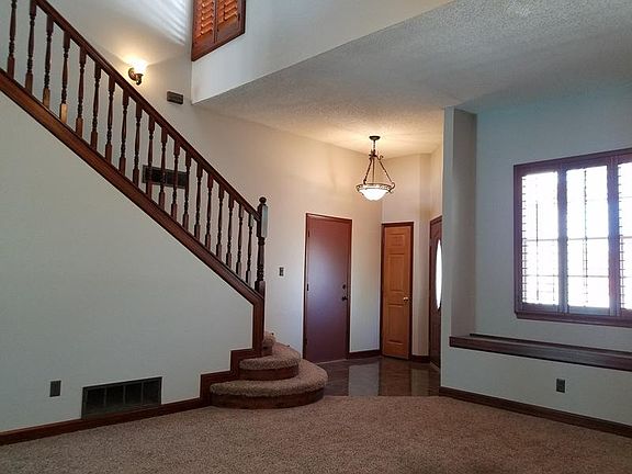 4th image of 7016 Canyon Run Dr