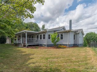 32 Fair Dr, Candler, NC 28715