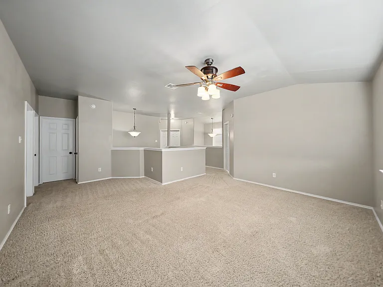 2203 Ryan Dr — Photo 18