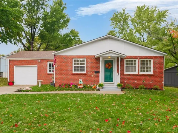 9102 W 100th Ter, Overland Park, KS 66212