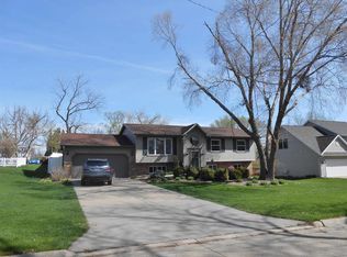 1850 W 46th St, Davenport, IA