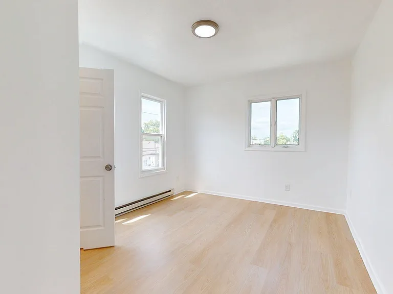 2550 Elyria Ave — Photo 67