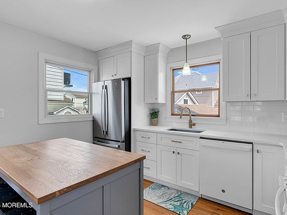 5th image of 11 Dover Avenue