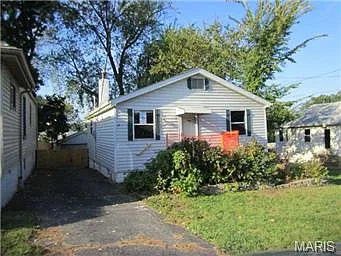 628 Allen Ave photo 1