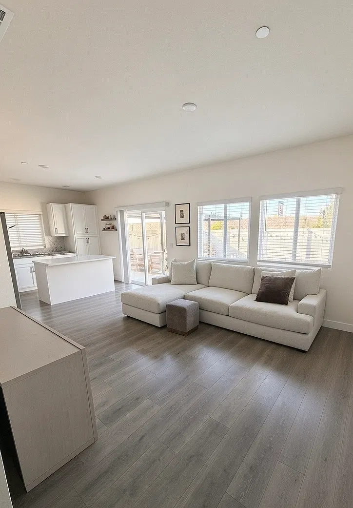 3 bed, 2.5 bath, 1404 sqft, $2,750 — Photo 2