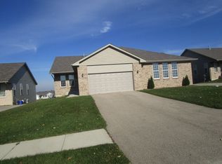 6438 Harvest Ln, Machesney Park, IL 61115