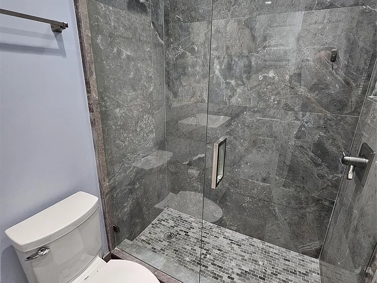 5770 Coach House Cir #F — Photo 13