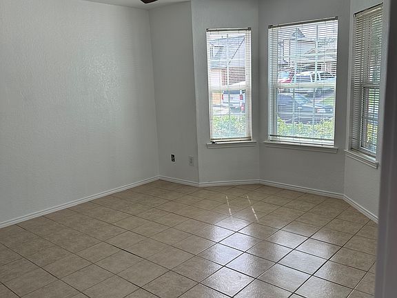 3rd image of 2706 Harvest Lake Dr