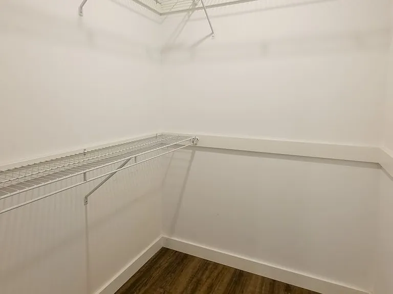 431 East Dr — Photo 27