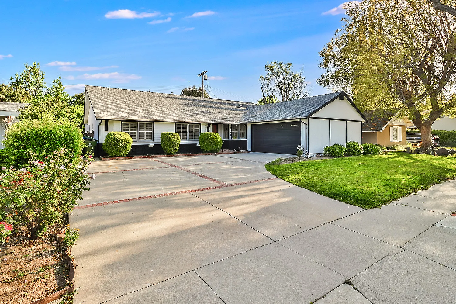 4 bed, $8,998 — Photo 1