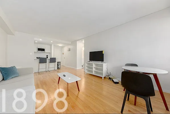 Rented by A&E Real Estate Management | media 11