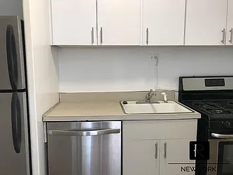 Rented by R New York