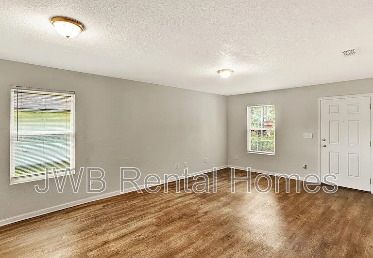 3550 Edison Ave — Photo 4