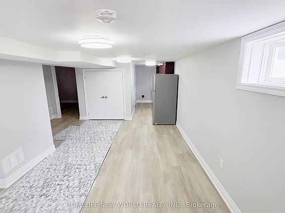 4th image of 531 Ritson Rd N Unit 1