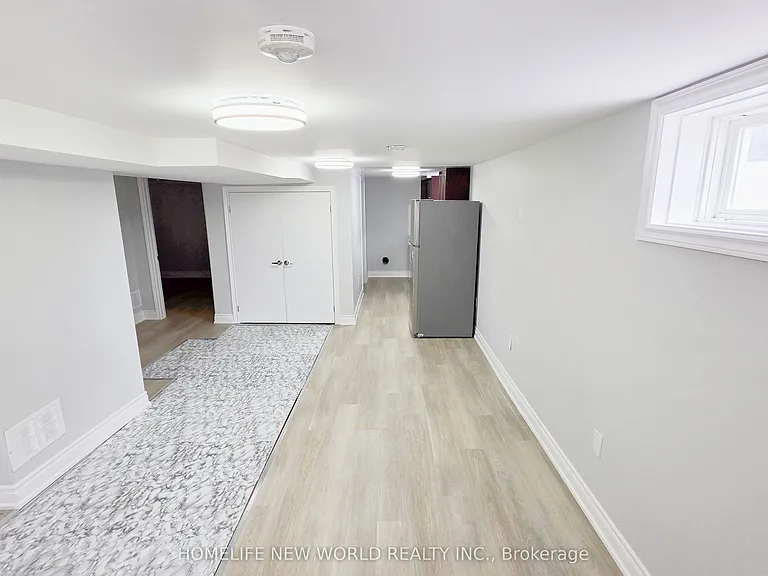 531 Ritson Rd N #1 — Photo 4