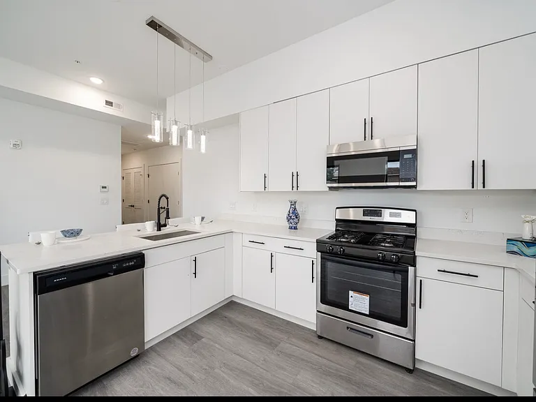 354 Union Ave #201 — Photo 14