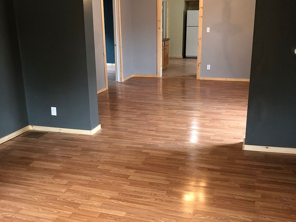 Living room to dining room 