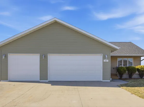 1527 41st Ave S, Moorhead, MN 56560