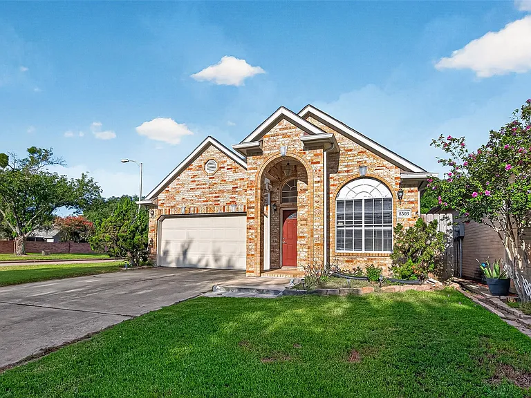 8503 Raybluff Ln — Photo 2