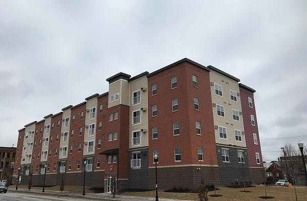 1st image of 625 W 4th St #B02ffbaf5
