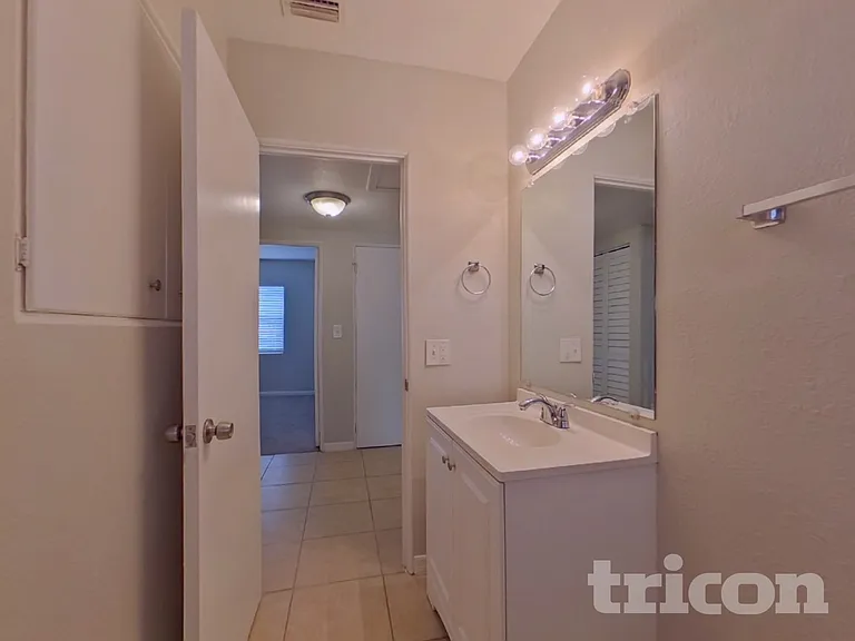 409 Kerry Dr — Photo 13