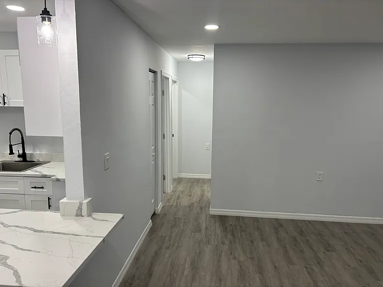 417 Hargreaves Ave — Photo 8