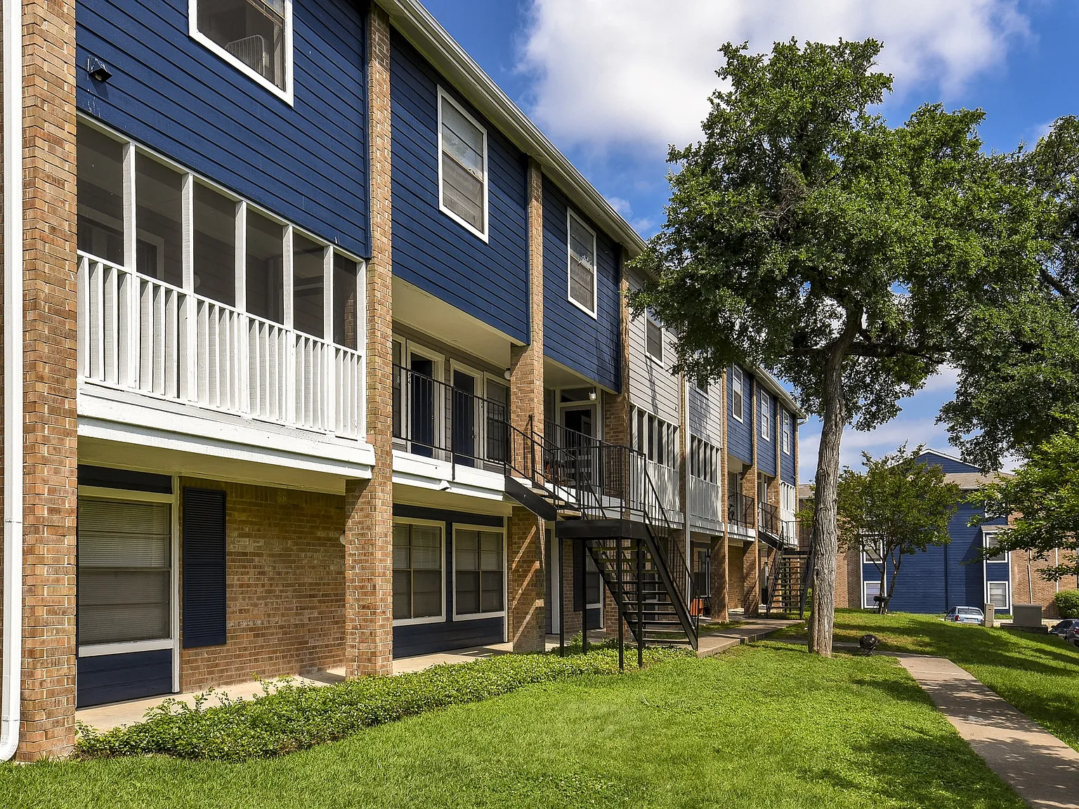Remington House Apartments — Photo 3