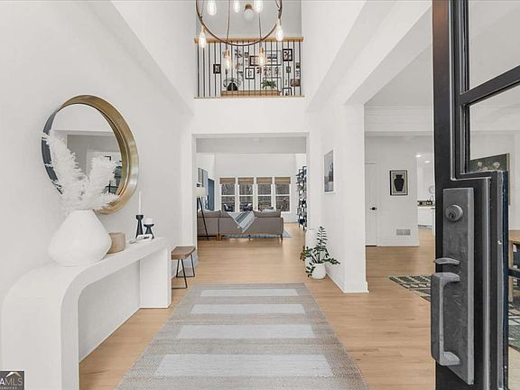 4th image of 115 Valley Summit Ct