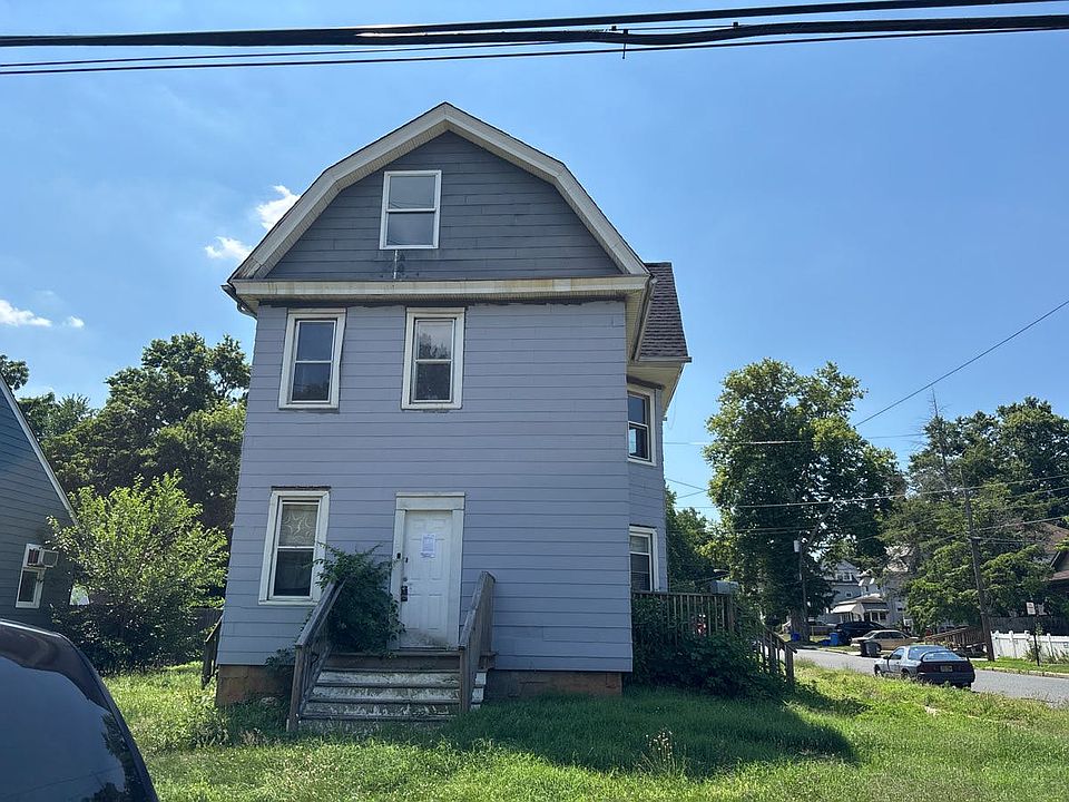 1st image of 621 Crown Point Rd