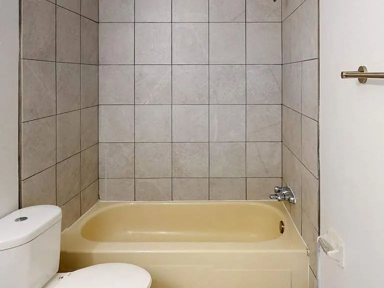 2609 Meadowbrook Ln — Photo 5