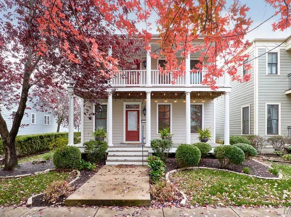 3214 S Canal Way, Saint Charles, MO 63301