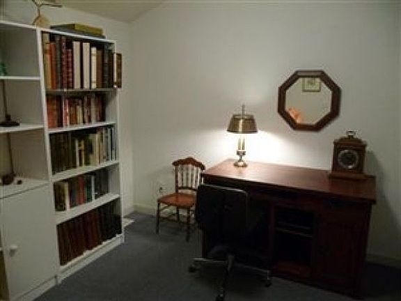 5th image of 18 Waterford Ln #A