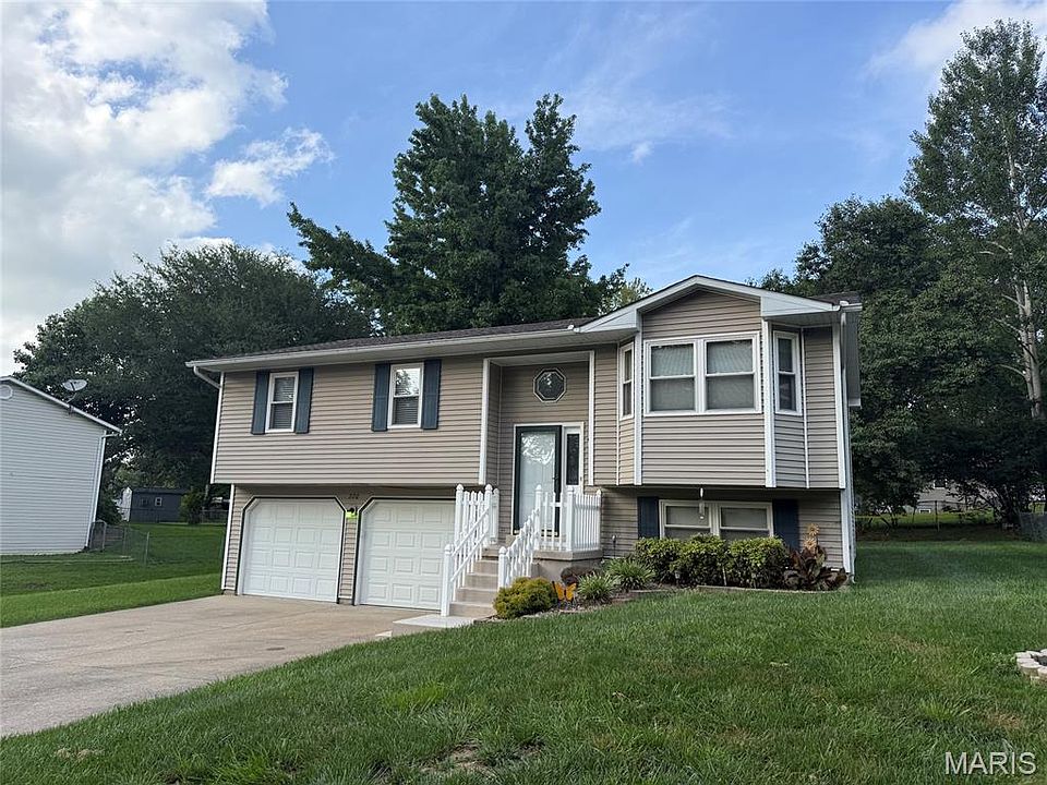 1st image of 220 Alpine Dr
