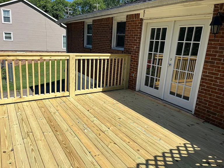 549 Maplewood Ln #B — Photo 2