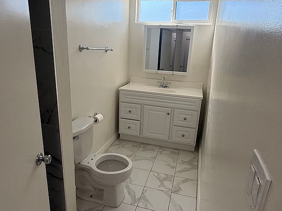 4th image of 816 W Colorado Blvd APT 2