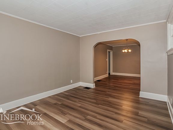3rd image of 4705 Mayhew Ave