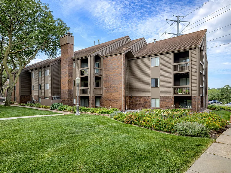 Lake Candlewood Apartments — Photo 17