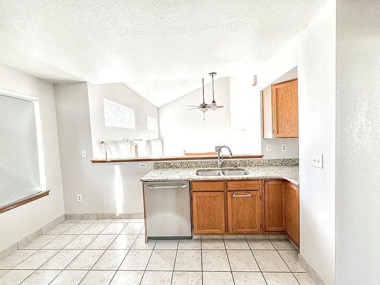 9806 Foxhill Cir — Photo 8