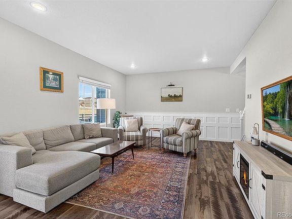 5th image of 2095 Villageview Lane