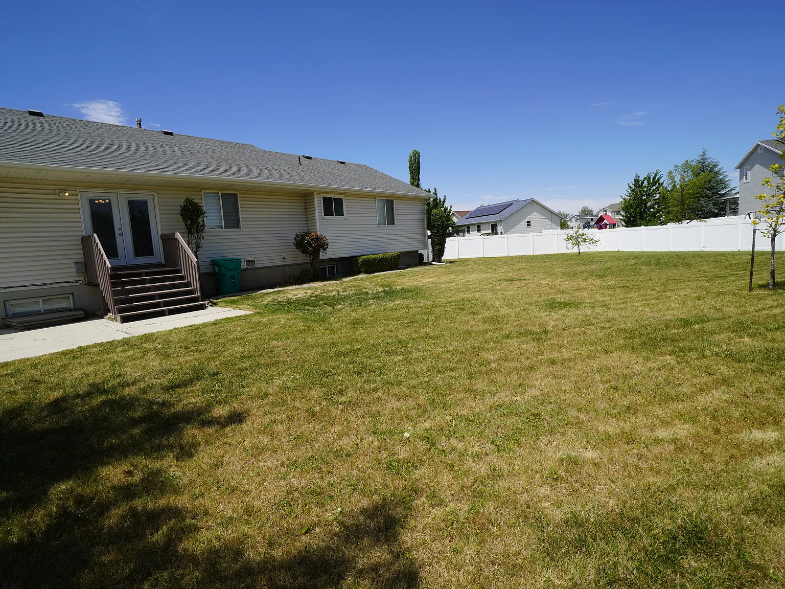 Lovely Syracuse home at 3870 W Rungsted Cir — Photo 4