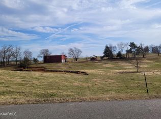 1097 Chestnut Grove Rd, Dandridge, TN 37725