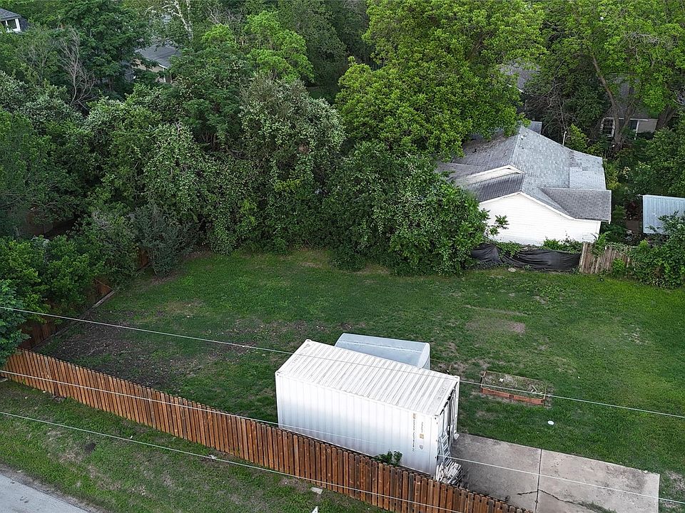 2nd image of 3911 Keats Dr