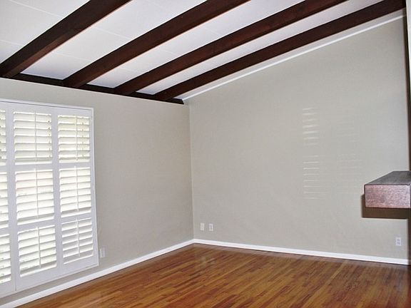 5th image of 1848 Iroquois Ave