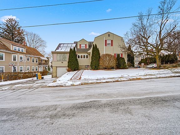 4th image of 1082 Essex St
