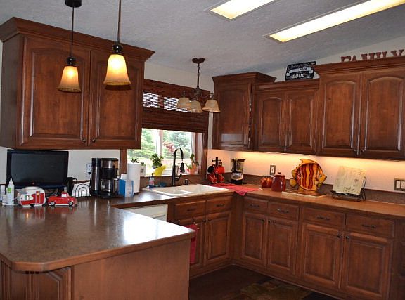 3rd image of 210 N Karey Ln