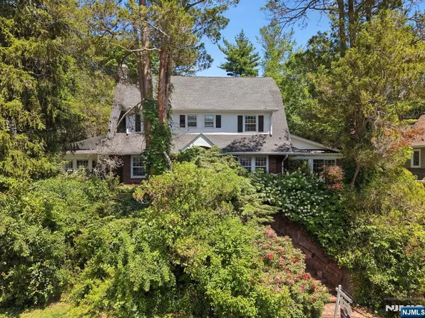 157 Sussex Road, Tenafly, NJ 07670