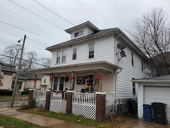 2nd image of 1103 Albert St
